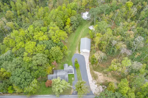 1555 Cordell Hull Memorial Dr, Byrdstown, TN 38549