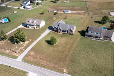519 Shun Pike, Cottontown, TN 37048