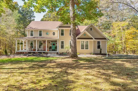 535 Beech Grove Way, Burns, TN 37029