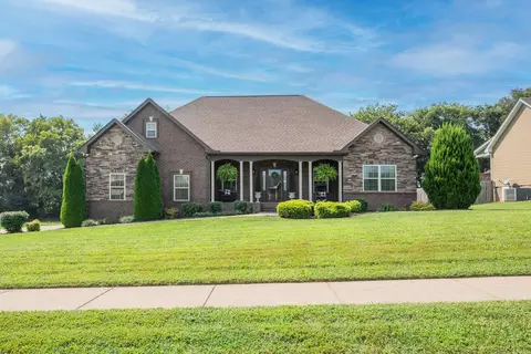 1082 Everwood Dr, Ashland City, TN 37015