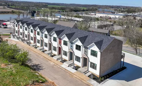 41 W High St #D5, Clarksville, TN 37040