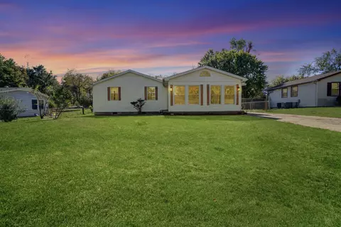 138 Storybook Dr, Clarksville, TN 37042