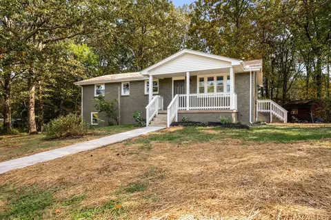 129 W Piney Rd, Dickson, TN 37055