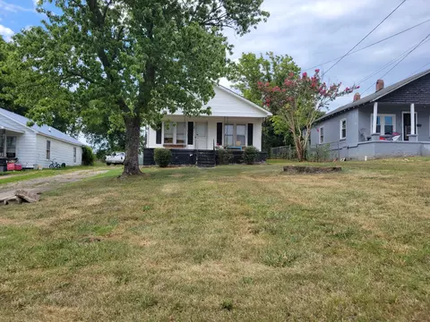 560 E Washington St, Pulaski, TN 38478 photo 2