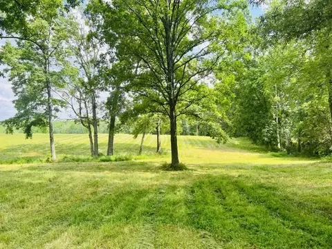 630 Old Stage Rd, Mcewen, TN 37101