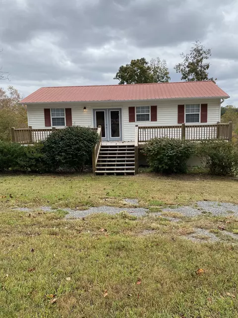 400 Hilltop Rd, Red Boiling Springs, TN 37150