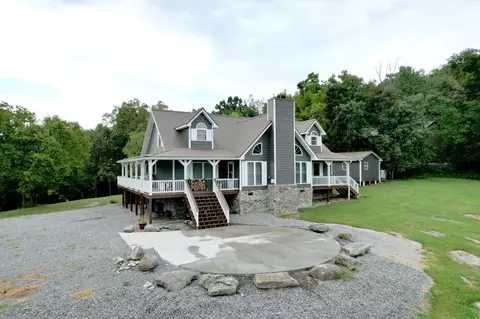 295 Tall Mountain Ln, Bradyville, TN 37026