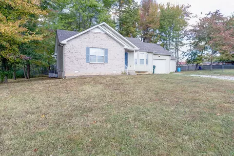 143 Silver Leaf Cir, Dickson, TN 37055 photo 3