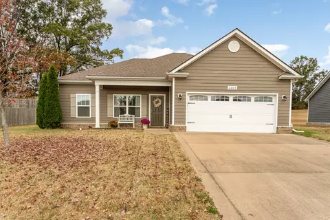 2203 Mason Bee Dr, Columbia, TN 38401