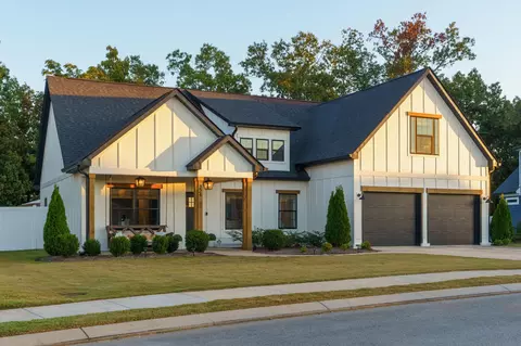 324 Tuscany Village Dr, Ringgold, GA 30736