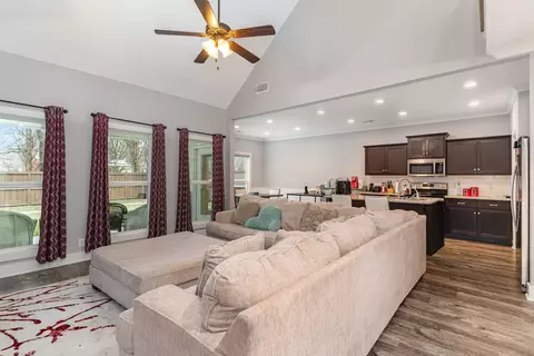 Living - 4204 Stark St, Murfreesboro, TN 37129 photo 1 of 3