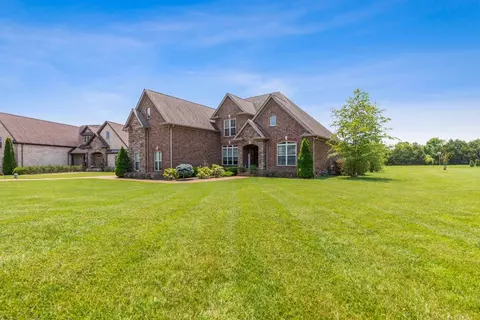 202 Sagamore Dr, Lebanon, TN 37087