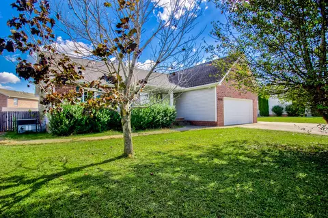 1017 Summerhaven Rd, Clarksville, TN 37042