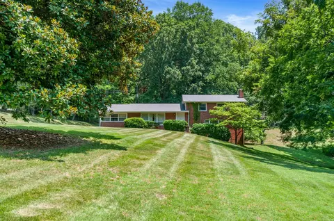 6104 Chickering Ct, Nashville, TN 37215