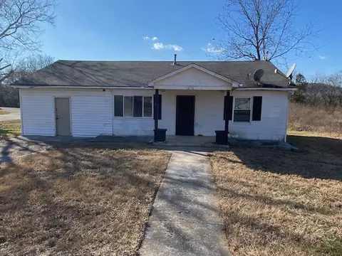 5956 Bradyville Rd, Bradyville, TN 37026