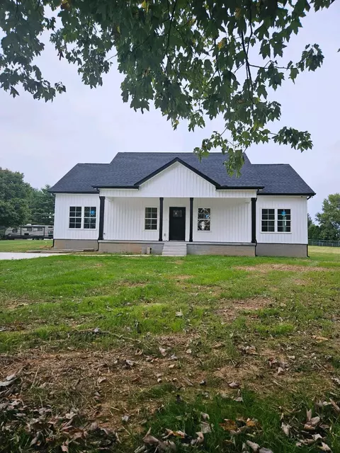 30 Amber Ln, Mcminnville, TN 37110