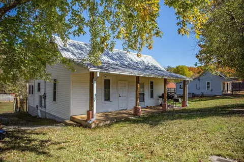 727 Lancaster Hwy, Lancaster, TN 38569