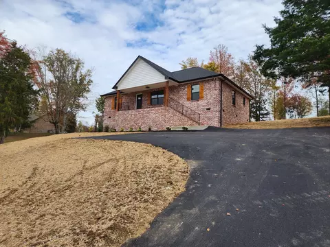 1672 Rock Bridge Rd, Bethpage, TN 37022