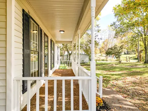394 Beechcroft Rd, Spring Hill, TN 37174 photo 3