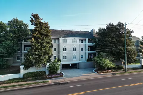 3818 W End Ave #212, Nashville, TN 37205