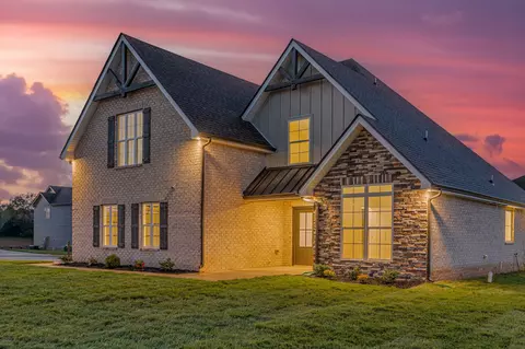 378 Frontier Dr, Clarksville, TN 37043