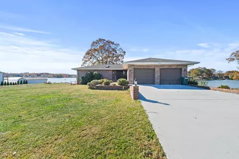 1220 Arrowhead Dr, Crossville, TN 38572
