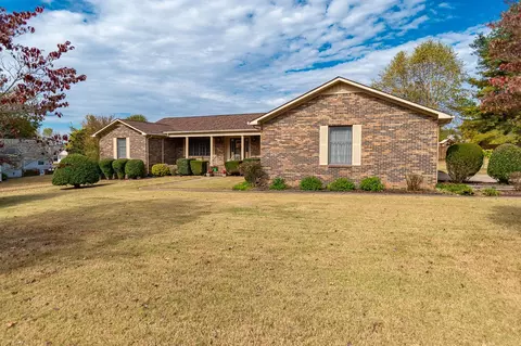 803 Fairway Dr, Fayetteville, TN 37334