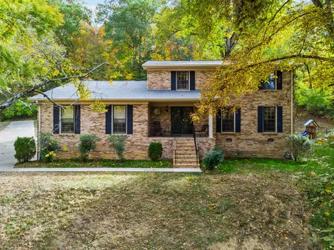 7825 Steeplechase Ln, Nashville, TN 37221