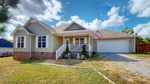 6 N Howard Fitch Rd, Fayetteville, TN 37334