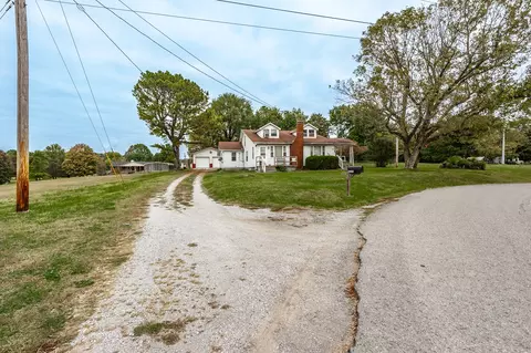 1035 Old Shackle Island Rd, Hendersonville, TN 37075
