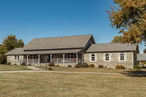 1006 Woodfield Dr, Gallatin, TN 37066