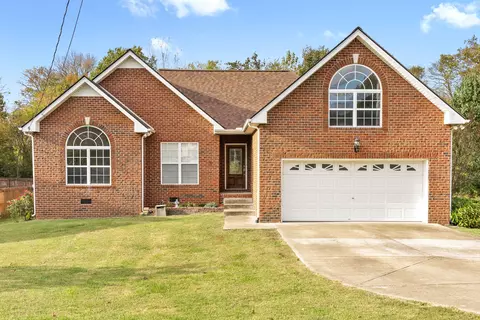 105 Chatsworth Ct, Hendersonville, TN 37075