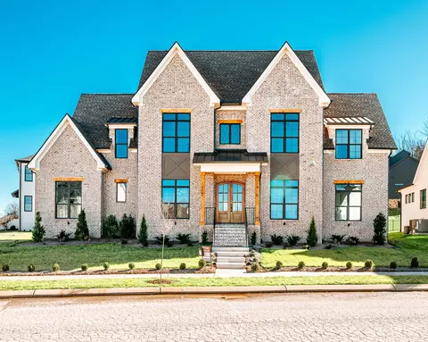 2197 Burgin Dr, Thompsons Station, TN 37179