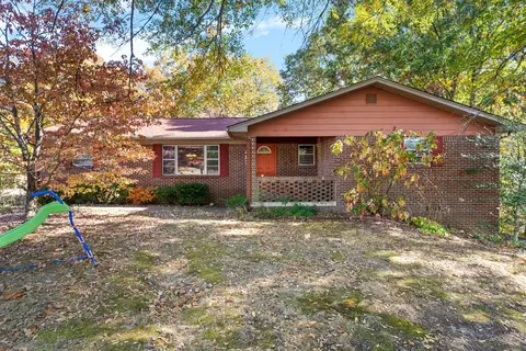 483 Powers Blvd, Waverly, TN 37185