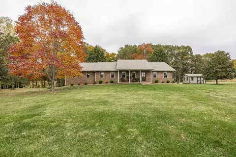 4122 Old Coopertown Rd, Springfield, TN 37172