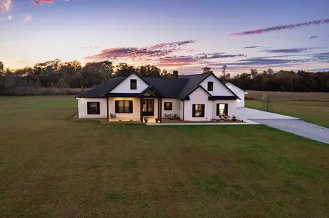 3449 Henry Cove Rd, Manchester, TN 37355