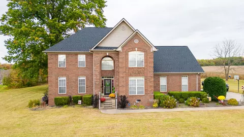 2006 Chris Ct, Pleasant View, TN 37146