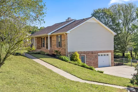 562 Barney Ln, Clarksville, TN 37042