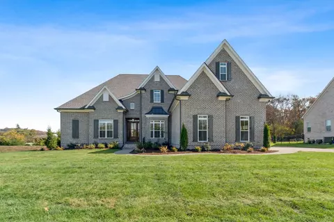 1004 Sinatra Dr, Nolensville, TN 37135