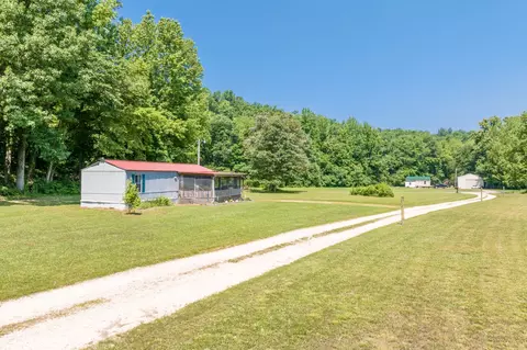 117 Pinewood Rd, Linden, TN 37096