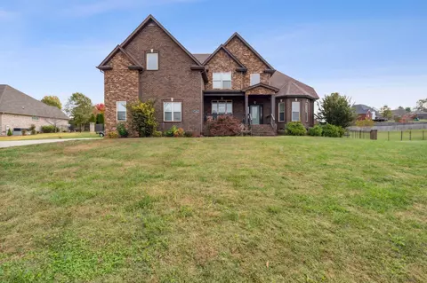 248 Plantation Dr, Pleasant View, TN 37146
