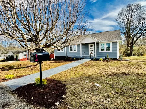 232 Hillcrest Dr N, Carthage, TN 37030