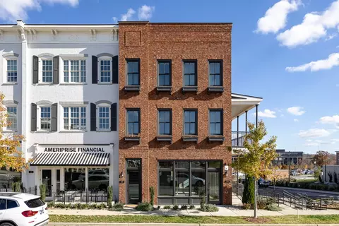 8086 Berry Farms Xing #240, Franklin, TN 37064