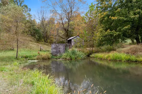 2415 Baptist Branch Rd, Mount Pleasant, TN 38474