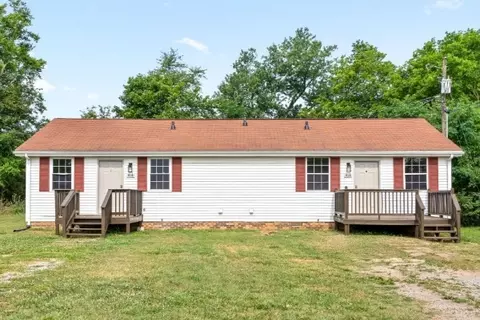 418 Shelby St, Clarksville, TN 37042
