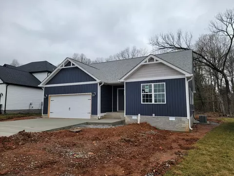 1365 Isaiah Dr, Clarksville, TN 37042