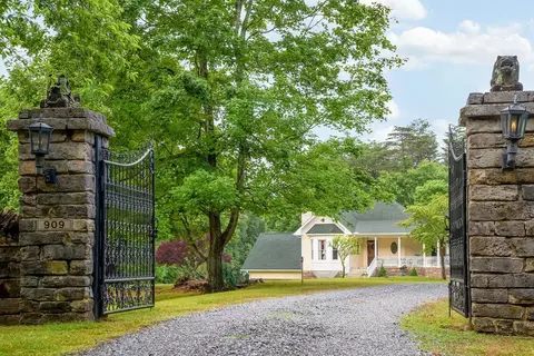 909 Williamson County Line Rd, Fairview, TN 37062