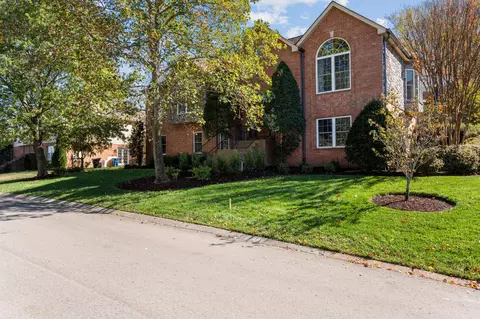 855 E Benjamin Dr, Franklin, TN 37067 photo 2