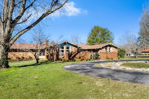 111 Oak Hill Dr, Mcminnville, TN 37110