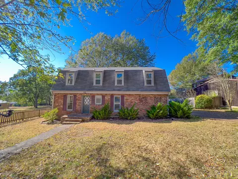 55 Montclair Dr, Jackson, TN 38301